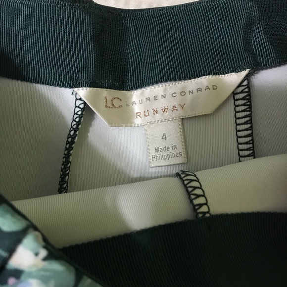 *SOLD* LC LAUREN CONRAD RUNWAY GREEN FLORAL SKIRT - Picture 5 of 5